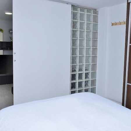 Departamentos C&G Apartment Мадрид Екстериор снимка