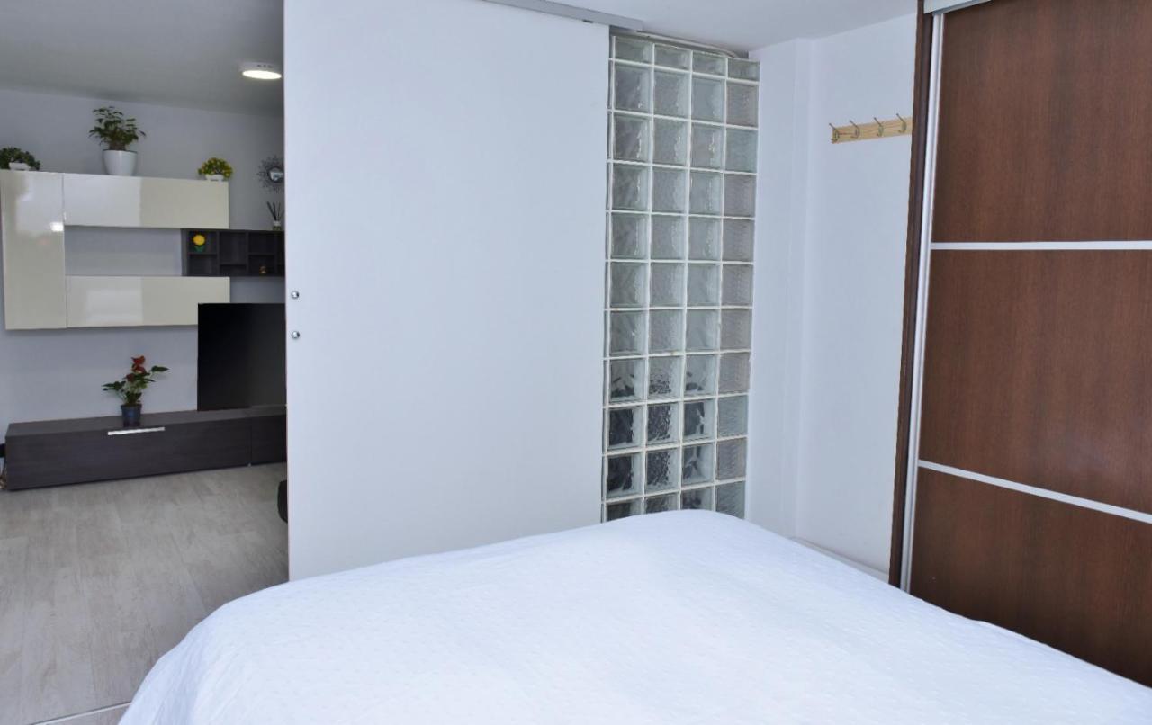 Departamentos C&G Apartment Мадрид Екстериор снимка